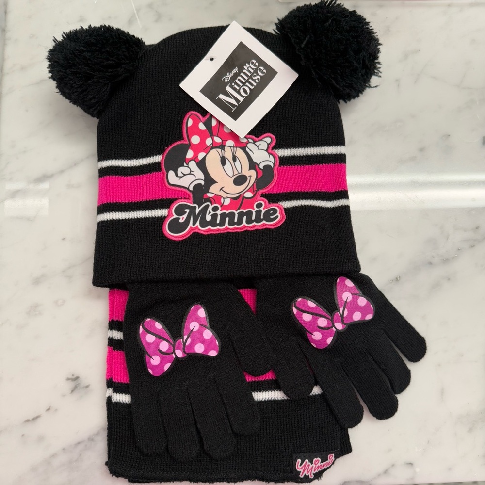 Minnie Mouse Hat, Scarf & Gloves Set. Girls 4-6 years. NWT.